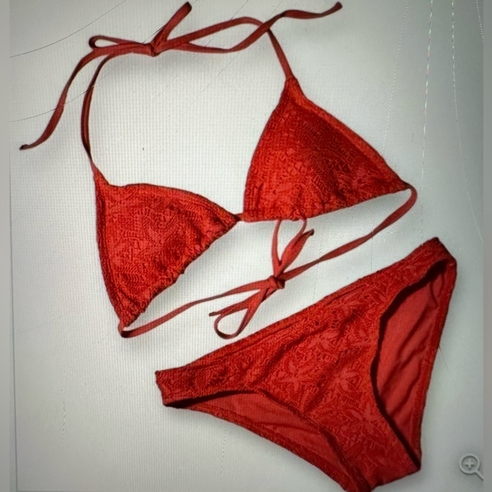 Vince Camuto NWT Crochet Triangle BikiniRed Sunset 2 pc Swimsuit Size L